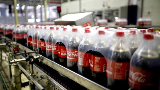 Coca Cola-Femsa pidió un preventivo de crisis por la caída del consumo