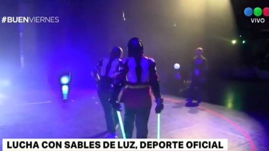 La lucha con sables de luz es deporte oficial en Francia