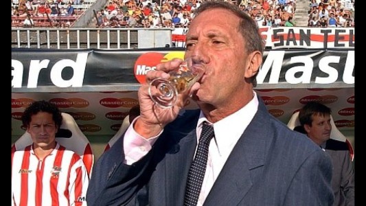 El "gatorei" de Bilardo cumple 15 años