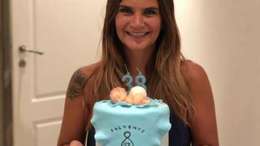 Amalia Granata celebró su cumpleaños con una torta decorada con la campaña "Salvemos las dos vidas"
