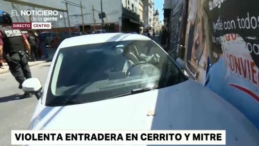 Seis motochorros le robaron más de 50 mil pesos a un hombre en el centro porteño