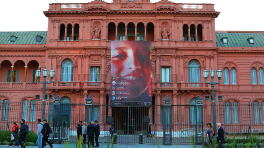 Desplegaron en la fachada de la Casa Rosada una foto de Justina para concientizar sobre la donación de órganos