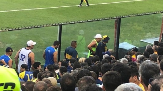 Barras de Boca contra plateístas por insultos a Angelici: "A veces tienen el pase para colgar las banderas"