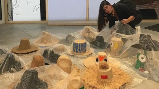 Sol Pardo, la sombrera quilmeña que cerró el Fashion Week de MIlán