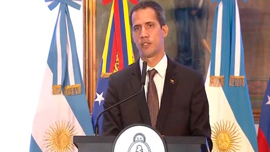 Juan Guaidó vuelve a Venezuela y convoca al pueblo a concentrarse