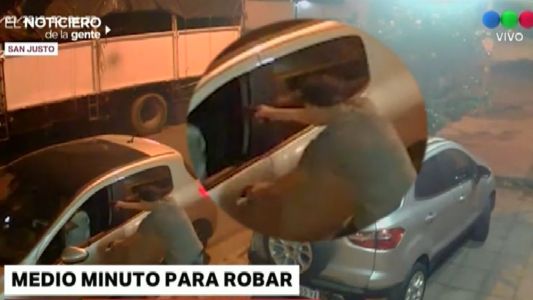 Madre e hijas, asaltadas en medio minuto