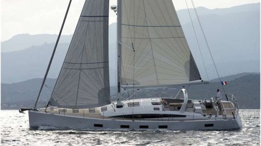 Desaparecieron dos tripulantes que navegaban en un velero francés en Comodoro Rivadavia