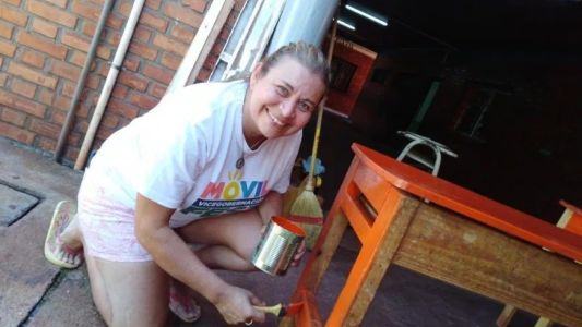 La ministra de Educación de Misiones pintó aulas y arregló pupitres en el feriado de Carnaval