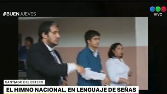 Himno inclusivo: así lo interpretaron en el comienzo de clases en Santiago del Estero