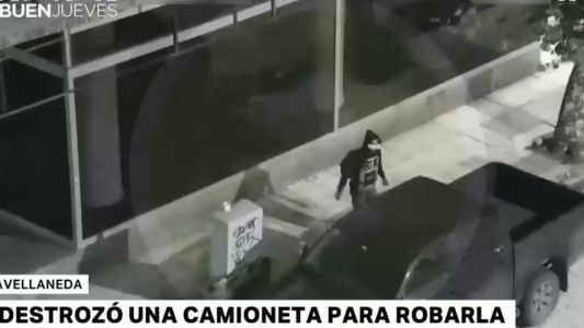 Así trabaja este "rompe vidrio" en Avellaneda