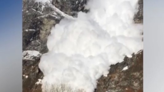 "Tsunami de nieve" sepultó un pueblo en Noruega