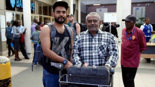 La historia del hombre que llegó tarde y no pudo subir al avión que se estrelló en Etiopía