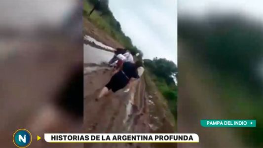 Chaco: trasladaron a un embarazada en carro porque la ambulancia podía quedar enterrada en el barro