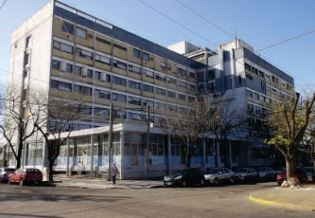 Trabajadores de un hospital platense aseguran que debieron suspender cirugías por falta de sutura