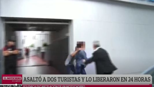 A las corridas: así salió de la comisaría el motochorro que estuvo sólo 24 horas detenido