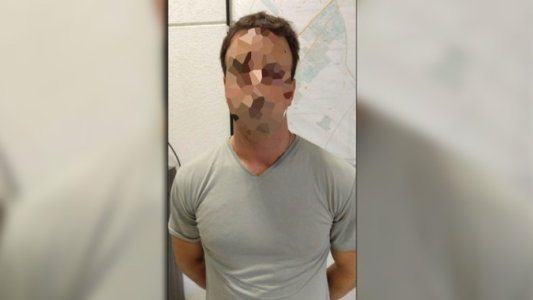 Detuvieron a un médico acusado de masturbarse sobre una paciente