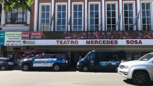 Luego del allanamiento levantaron la clausura del teatro Mercedes Sosa