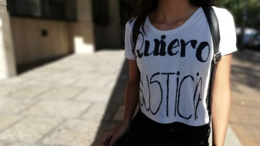El relato de la joven que fue abusada en San Juan: "Mi primer beso fue con mi papá"