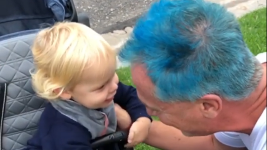 La genial reacción de Mirko al ver a Marley con pelo azul