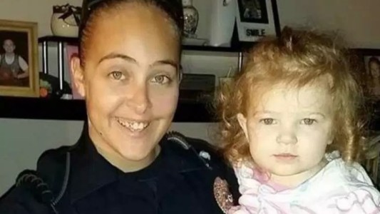 Murió una nena encerrada en un auto: su mamá la dejó ahí para tener sexo con su jefe