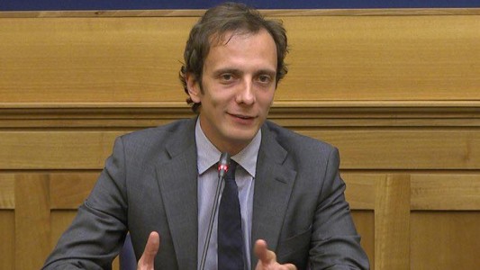 Un dirigente del movimiento antivacunas de Italia fue hospitalizado con varicela