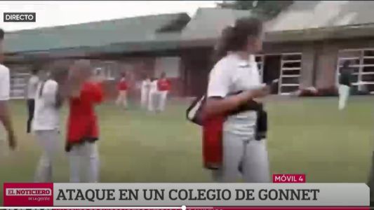 Adolescentes irrumpieron en una escuela y tiraron piedras a los alumnos