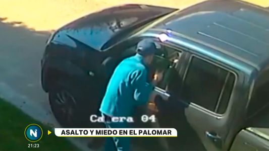 Un ladrón armado les robó la camioneta en la puerta del jardín de su hijo
