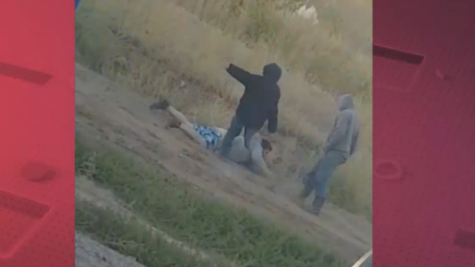 Feroz golpiza a desocupados que cortaban un ruta