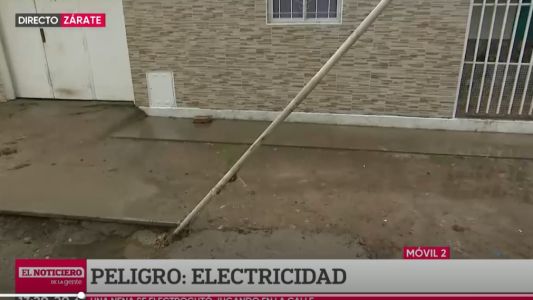 Nena jugaba en la calle y recibió una descarga eléctrica: hace dos años murió un chico