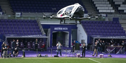 Video: probaron el taxi dron sin piloto