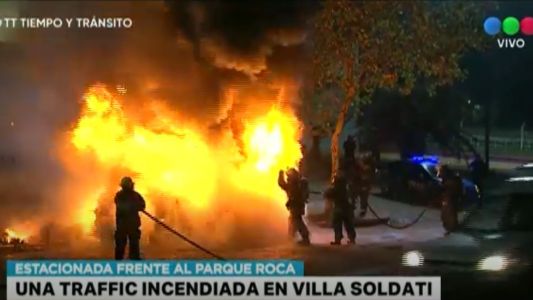 Se incendió un micro escolar