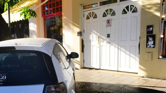 Tapó un garage y terminó con un cuchillo en el cuello