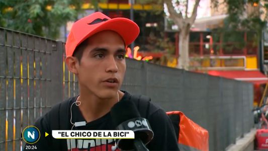 "El chico de la bici": las historias detrás del trabajo más polémico