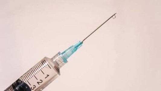 Papua Nueva Guinea: la obsesión de los hombres por alargarse el pene generó una "epidemia sanitaria"