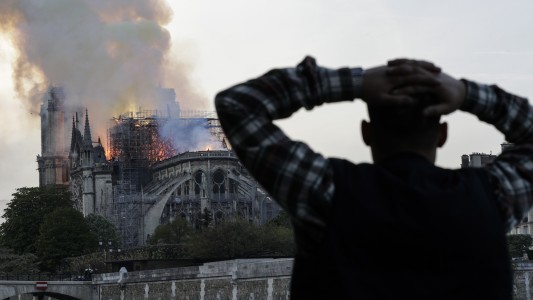 El incendio en la catedral de Notre Dame conmueve al mundo