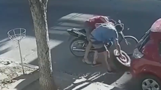 38 segundos para robar una rueda de auxilio