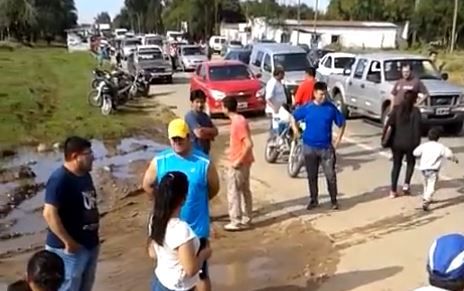 En Tucumán cortan la ruta 38 para reclamar caminos