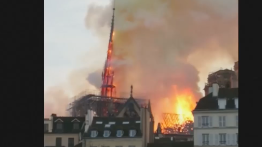 Notre Dame: el momento más dramático desde otro ángulo