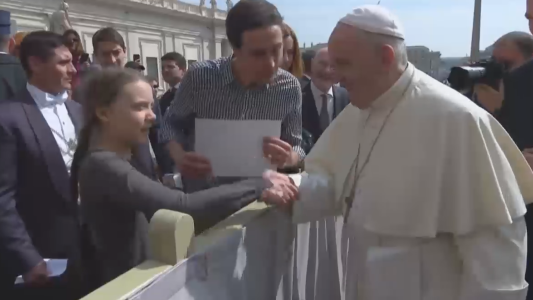 El Papa y la adolescente que está cambiando el mundo