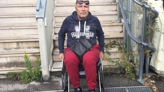 Se hizo pasar por paralítico por 12 años: cobró subsidios y engañó al papa Francisco