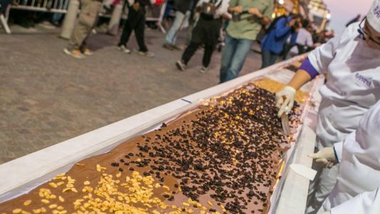 Semana Santa: el huevo y la barra de chocolate más grandes del mundo, 80% de reservas hoteleras y el éxodo a Chile