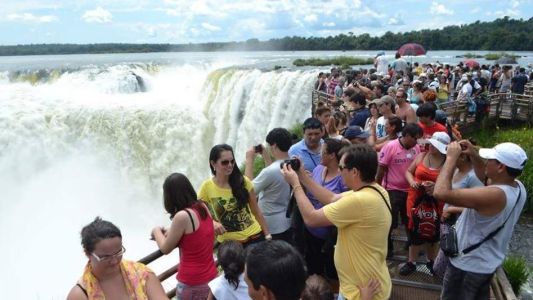 Armaron un puesto y vendían "alfajores locos" de mariuhana en las Cataratas