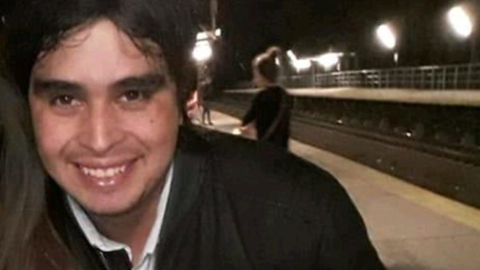 Fue brutalmente golpeado por patovicas en la puerta de un boliche y está en grave estado