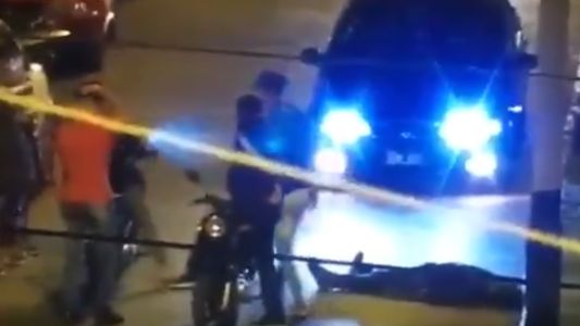 "No despierta, tiene costillas rotas y coágulos en el cerebro": dos patovicas detenidos