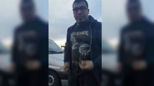 Otra de relatos salvajes: chocó a una joven, le pateó el auto y la persiguió