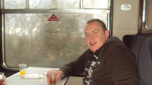 El terrible caso del hombre que parece "embarazado" por las cinco hernias que tienen en el estómago