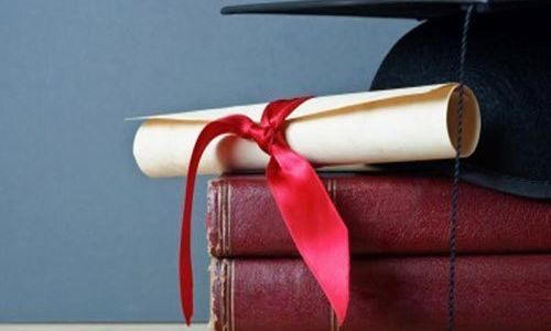 Egresados universitarios ya pueden consultar online la legalización de su título
