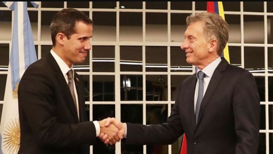 Macri respaldó a Guaidó: "Apoyamos más que nunca la democracia en Venezuela"
