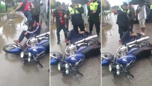 VIDEO: Atraparon a un motochorro, lo golpearon los vecinos y se puso a llorar