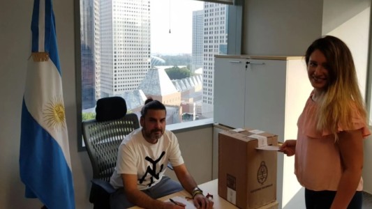 Los argentinos en el exterior no podrán votar por correo